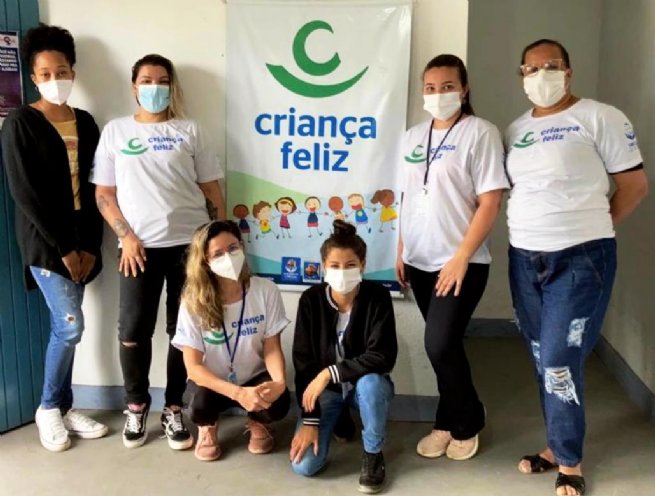 Foto: Visitadoras do Programa Criança Feliz desenvolvem atividades lúdicas no mês da criança