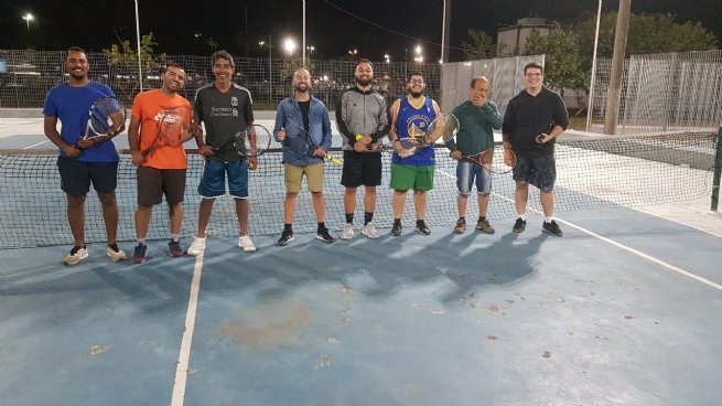 Foto: Aulas de Tênis de campo acontecem gratuitamente no Complexo Esportivo da Rua da Praia