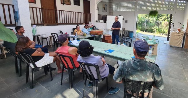 Foto: Prefeitura inicia aulas do curso de apicultura para pequenos produtores e trabalhadores rurais em São Sebastião
