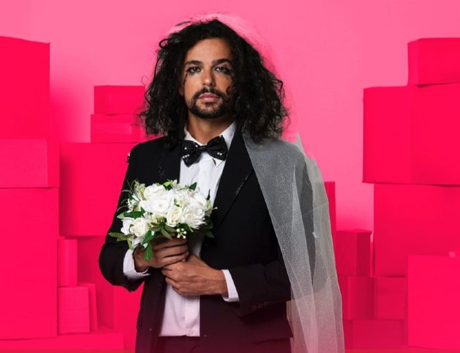 Foto: Vitor DiCastro apresenta seu solo ‘Intenso – Meu Retorno de Saturno’ no Teatro Municipal de São Sebastião