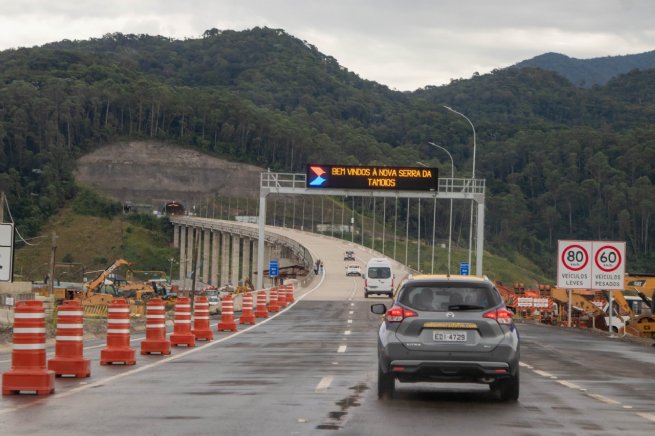 Foto: Prefeitura alerta motoristas sebastianenses de que pedágio na Rodovia dos Tamoios está mais caro a partir de hoje (16)