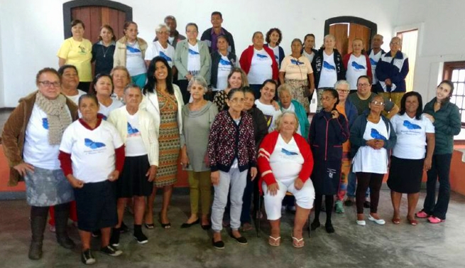 Foto: Idosos do projeto Valorizando a Pessoa Idosa recebem visita da equipe da SETRADH