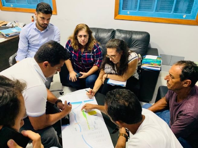 Foto: Prefeito se reúne com pescadores para tratar sobre novo píer no bairro São Francisco