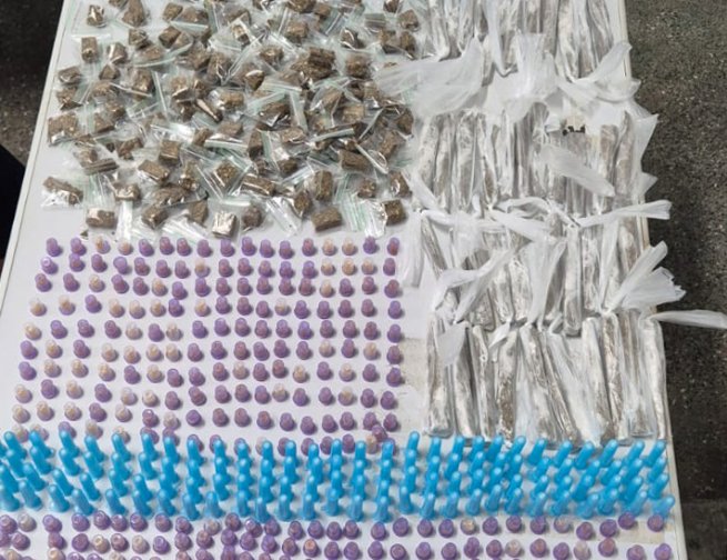 Foto: Polícia Municipal apreende mais de 1,6 mil porções de drogas e prende suspeitos na Topolândia