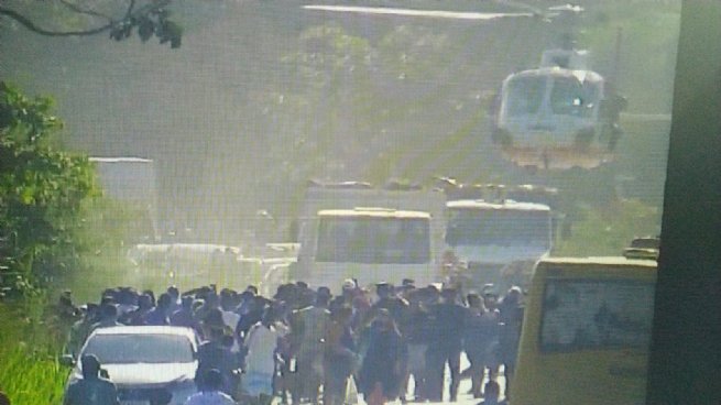 Foto: Acidente causa interrupção do trânsito em Cambury