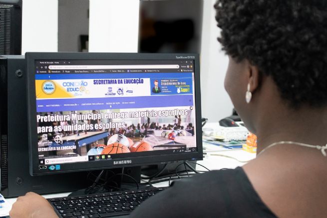 Foto: Prefeitura de São Sebastião recebe chamados das escolas pela internet