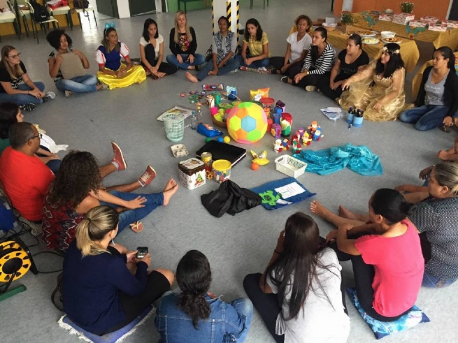 Foto: Gestores e monitores de creches participam de formação e reunião de planejamento