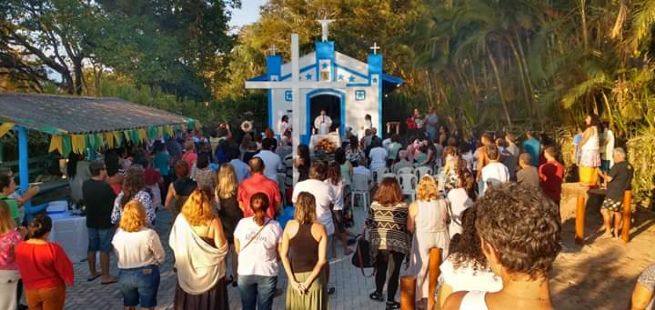 Foto: Missa celebra entrega de reforma de igreja