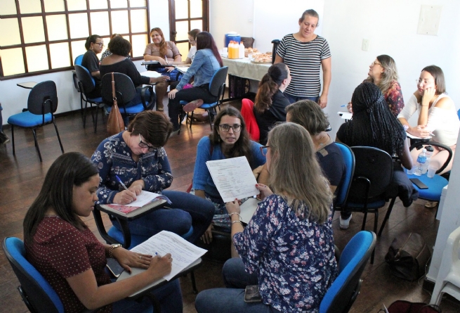 Foto: Equipes técnicas da SEDES recebem capacitação para aprimorar trabalhos com grupos